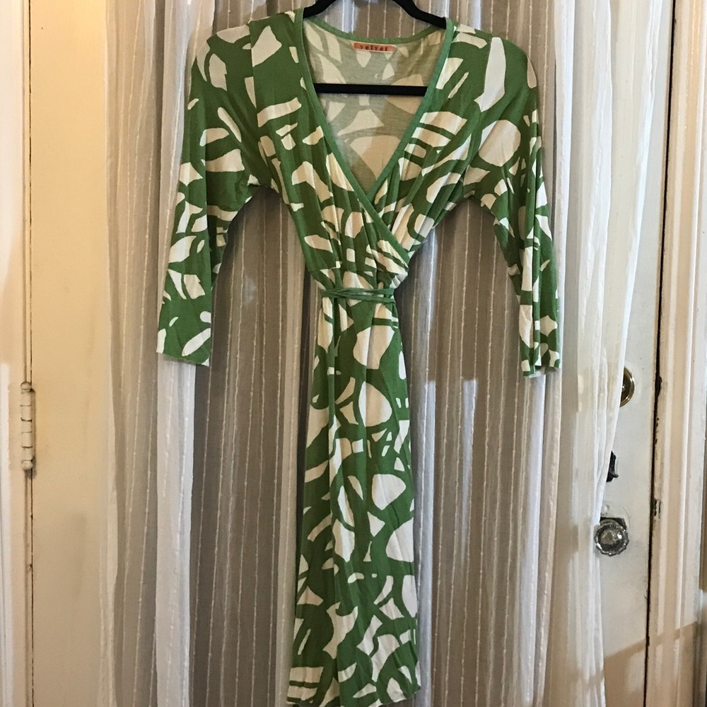 Velvet by Graham and Spencer Green / White Cotton Modal Wrap Midi Dress Size M